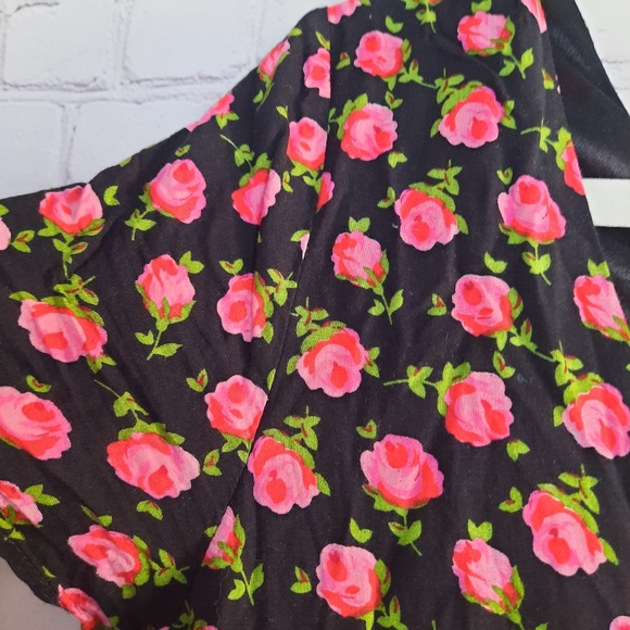 TOBI Black Red Floral Print Mini Dress Size M - Picture 5 of 15